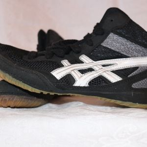 Asic mat flex shoes